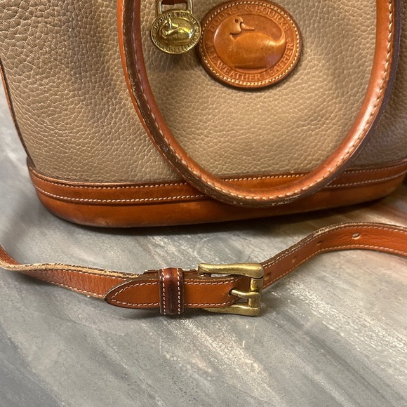 Dooney & Bourke- Classic Tan Leather Handbag - Picture 8 of 13